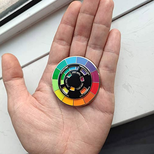 Roda de cores criativas personalizadas Pino de esmalte giratório Broche de metal Alfinetes de lapela
